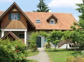 Landhaus Bender Ferienwohnung mit Terrasse und Garten