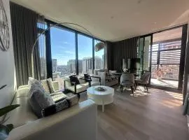 Stylish 1BR suite with City-view & Balcony