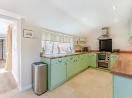 Charming 2 Bed Property