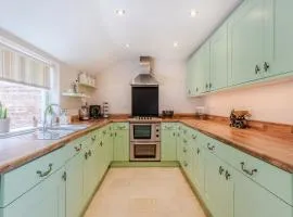 Charming 2 Bed Property