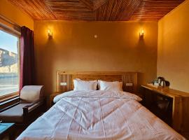 Hotel Rongtong - Kaza，位于Kaja的酒店