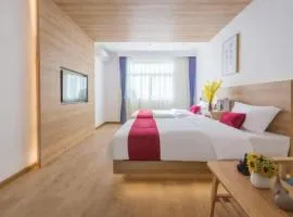 Dali Ancient Town Center White Day Youth Hotel