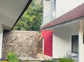 Selong Holiday，位于塞隆贝拉纳克的酒店