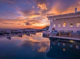 Flaskos Luxury Suites