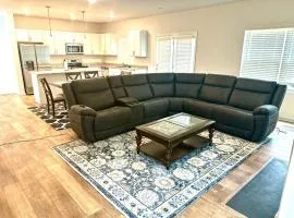 Beautiful Spacious Family-Friendly Home