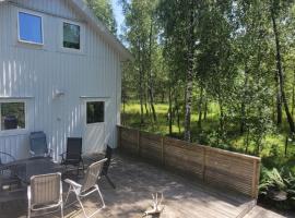 Nytt hus i lugn lantlig miljö，位于吕瑟希尔的酒店