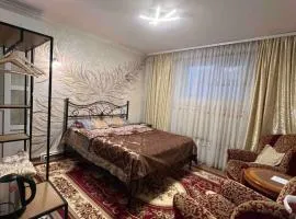 Golden Rose Room