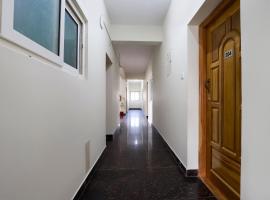 Hotel O Grand Residency Ambattur，位于Āvadi的酒店