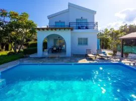 Sun Beach Villa Tria