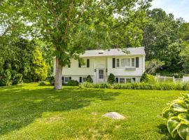Vibrant Westerly Home with Private Pool and Yard!，位于Westerly State Airport - WST附近的酒店