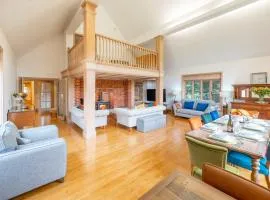 Large indoor swimming pool in Thetford Forest - The Pool House