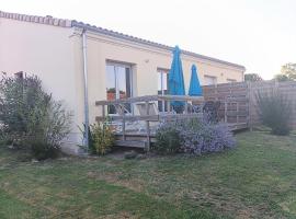 Meublé de tourisme classé 3 étoiles Le Ptit Coin de Soleil - Saint Ciers d'Abzac，位于Saint-Ciers-dʼAbzac的酒店