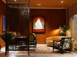 The LC Hotel，位于拉合尔阿拉马·伊克巴勒国际机场 - LHE附近的酒店