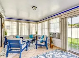 6 Mi to Hudson Beach Port Richey Home with Patio!