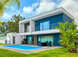 Vita Portucale ! Chic Luxe Villa with Saltwater Pool