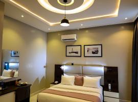 Ringruby Hotel, Eso Close，位于伊凯贾的酒店