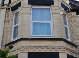 Folkestone-Chart Road House，位于福克斯通的酒店