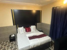 Daniel hotel apartment，位于阿沙巴的酒店