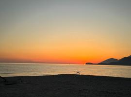 Camping Parknight，位于Piqeras的酒店