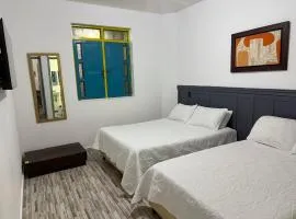 Habitación Privada Amplia y Tranquila cerca del Parque Principal 1