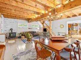 Gorgeous Home 1 mile to Beach and near Cape Cod Bikepath