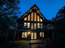 Log Cabin Hot tub near Tremblant，位于Labelle的宠物友好酒店