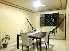 Casa completa em ótima localização