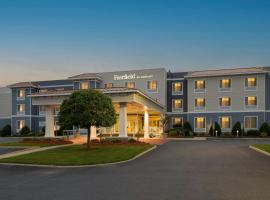 Fairfield Inn & Suites by Marriott Chincoteague Island Waterfront，位于钦科蒂格的酒店
