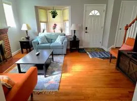 Chic Towson Townhome Near Baltimore