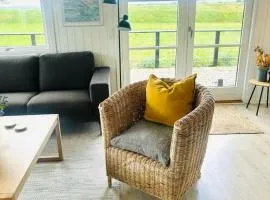 Family Holiday Home with Jacuzzi and Fireplace