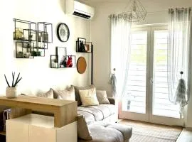 Imperial Suite near the sea - private parking