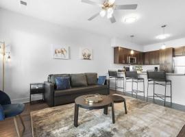 CozySuites Modern 2BR Nora Indianapolis #11，位于印第安纳波利斯的酒店