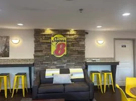 Super 8 by Wyndham Helen
