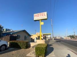 Hotel Paisano，位于Reedley的酒店