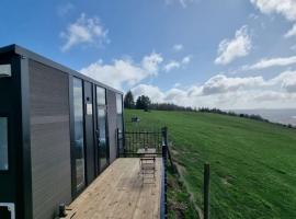 Aorangi Peak Cabins 2 by Tiny Away，位于罗托鲁瓦的酒店