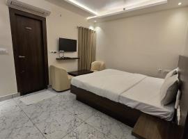 Hotel Airport Highway Suitable for Family and Business Travellers，位于勒克瑙的酒店