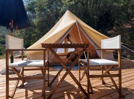 Glamping Luz Olive，位于Combret的酒店