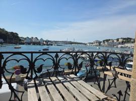 Anatoline Audierne Appart'hôtel - Appartements vue Mer - Sea & Harbor Stay，位于欧迪耶讷的公寓