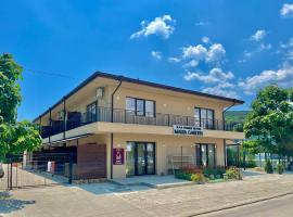 Maria Garden，位于克兰内沃的海滩酒店