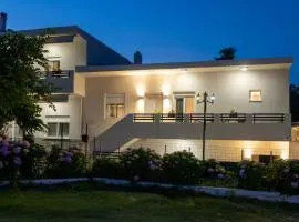 Zerynthos Apartments