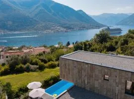 Villa Invicta with 17m pool and bay view