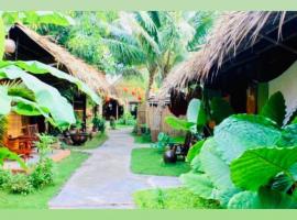 Under The Coconut Tree Hoi An Homestay，位于会安的酒店