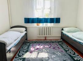 Ainazik guest house，位于Toktogul的酒店