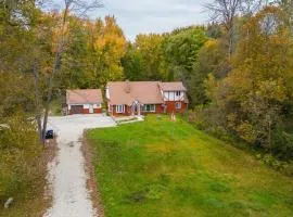 Four and half bedrooms 10 Acres of forest with trails