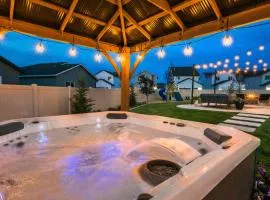 Luxury Retreat Sleeps 17 Spa and Games