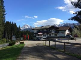 Karawanken Lodge，位于法克湖的住宿加早餐旅馆