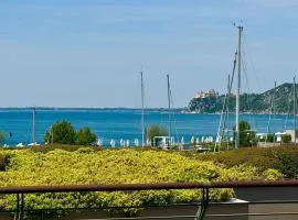 Portopiccolo Apartments - Giardino vista castello