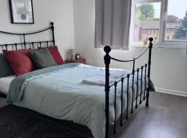 Toni's Hub - 2 bed City Centre Apartment