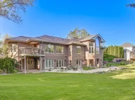 9 Mi to SVSU Family Home with Deck and Yard