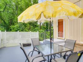 2 Mi to SC State and Claflin Townhome with Patio!